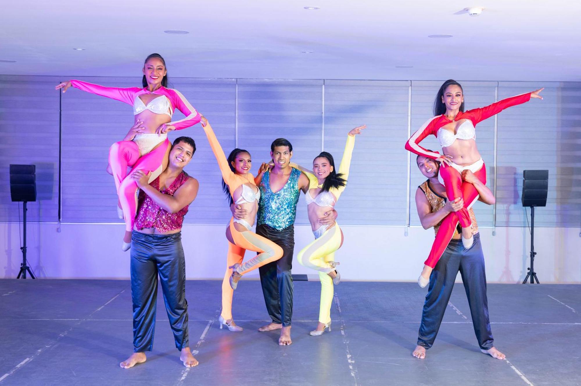 Ritz Acapulco All Inclusive Kültér fotó The 2012 Philippine National Dance Company