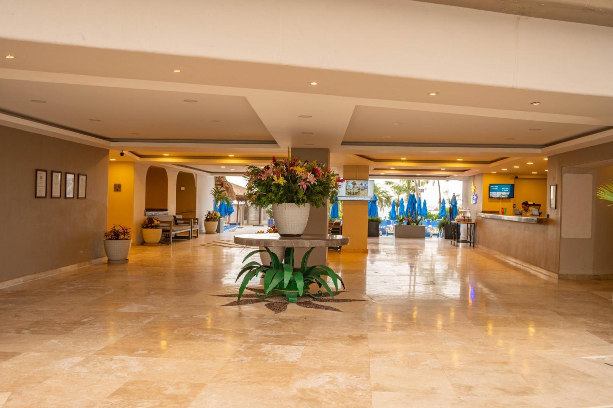 Ritz Acapulco All Inclusive Kültér fotó Lobby