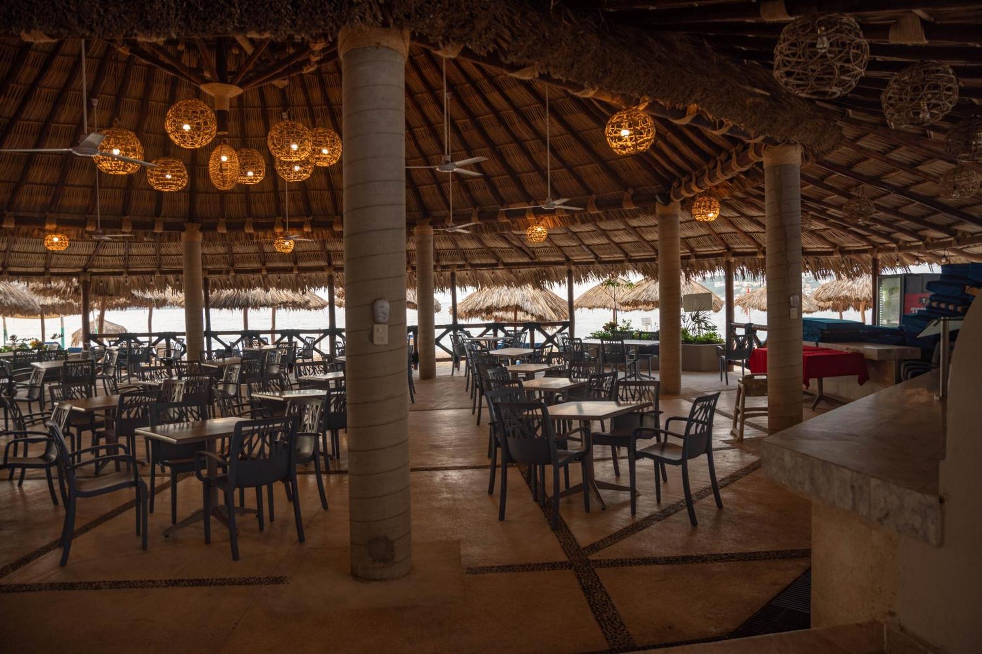 Ritz Acapulco All Inclusive Kültér fotó The interior of the restaurant